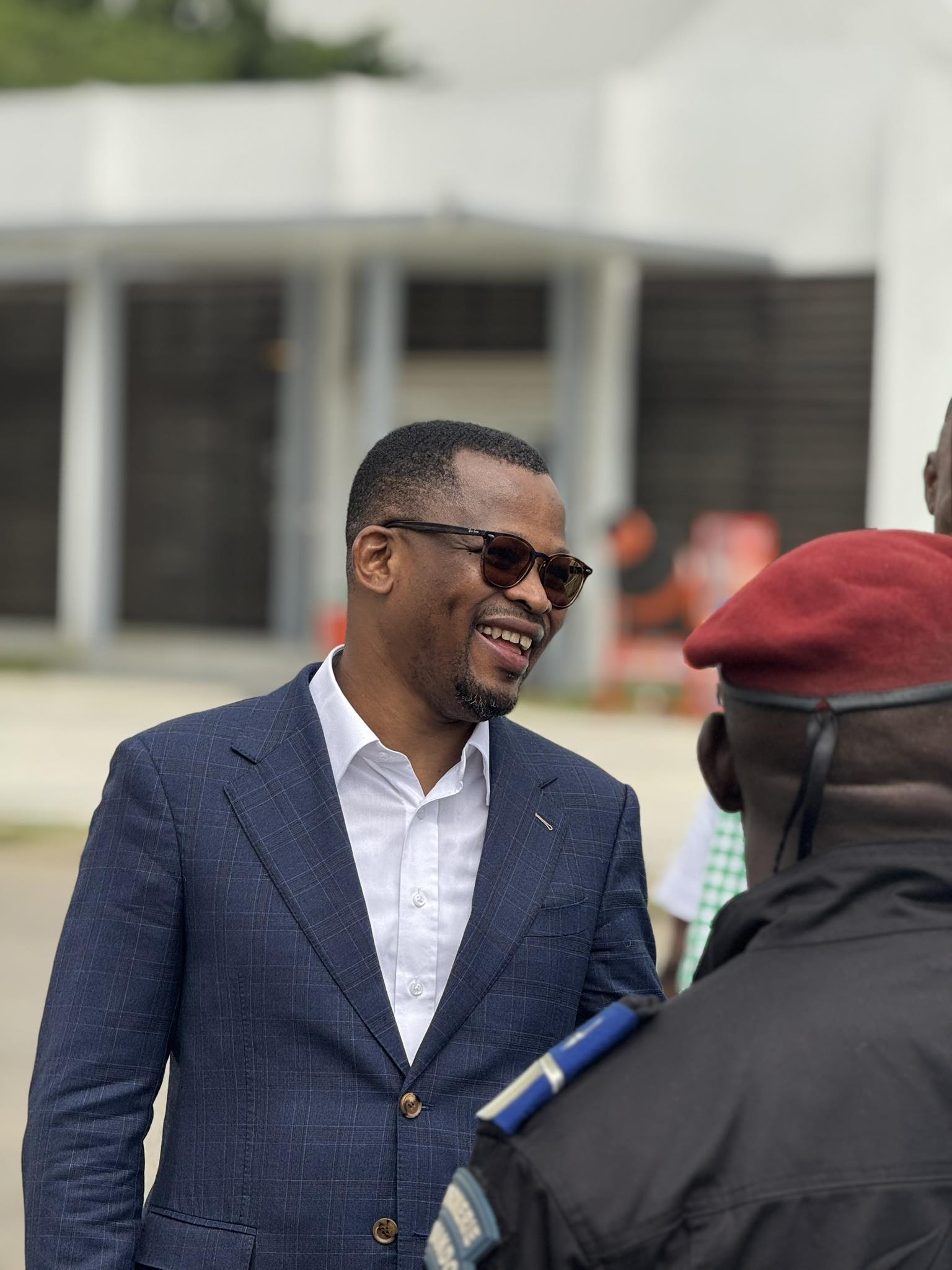 au service de la nation